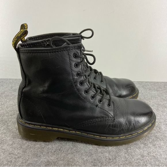 Dr. Martens Delaney Junior Size 5 Lace Up Black Leather Combat Ankle Boot - Picture 4 of 15